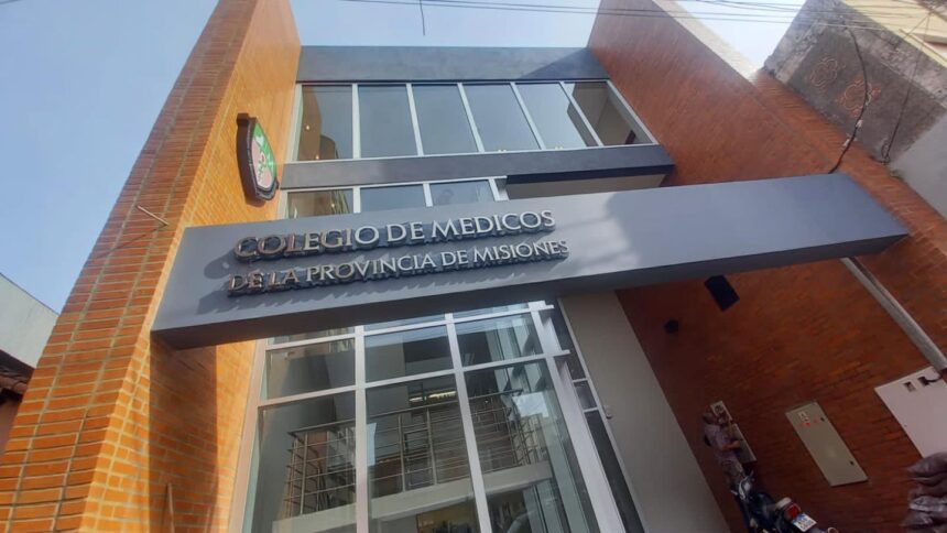 la-crisis-de-las-obras-sociales-grandes-como-pami-y-la-ex-iosfa-impacta-en-la-atencion-medica-y-sobrecarga-la-salud-publica,-medicos-reciben-pagos-irrisorios