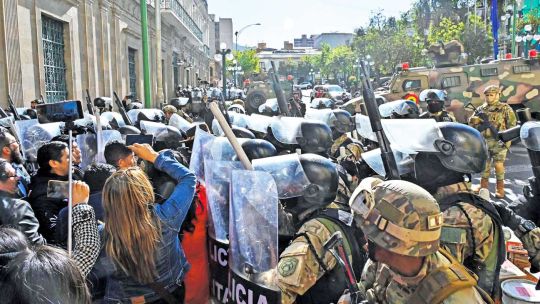 la-erosion-global-de-los-estandares-democraticos