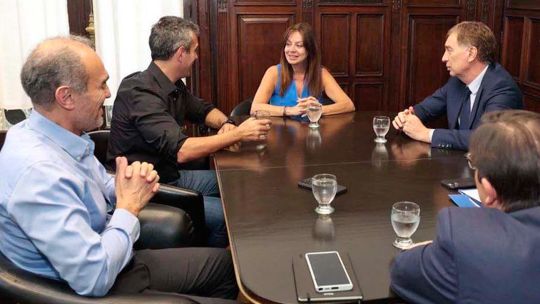 pettovello-levanta-el-perfil-y-asoma-como-una-muleta-de-adorni-para-apuntalarlo