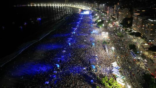 shakira,-djs,-dos-millones-de-personas-gratis-en-copacabana…-esos-lujos-‘comunistas’-de-brasil