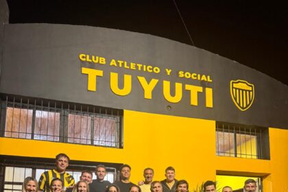 tuyuti-de-apostoles-puso-en-valor-su-sede-y-homenajeo-a-sus-fundadores,-los-hermanos-quiros