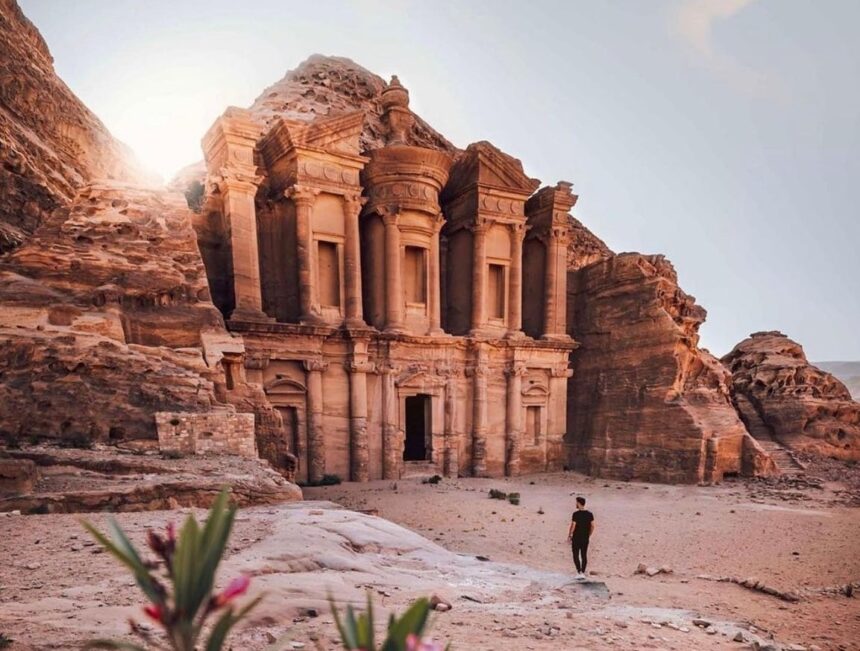 visit7wonders:-se-estiman-perdidas-de-hasta-600-millones-de-dolares-diarios-en-el-sector-turistico-por-el-conflicto-en-iran