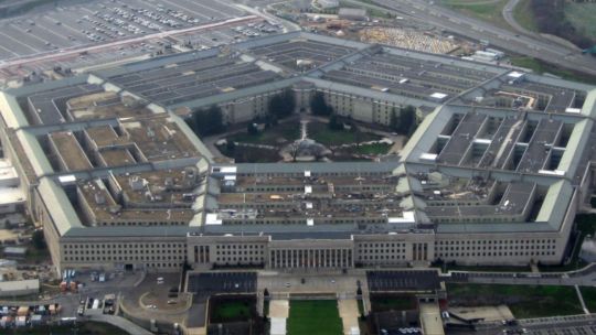 el-pentagono-sello-acuerdos-con-siete-empresas-tecnologicas-para-integrar-inteligencia-artificial-en-operaciones-militares-secretas
