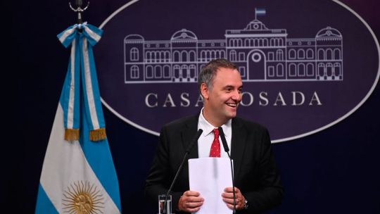 el-gobierno-reabre-la-sala-de-prensa-en-casa-rosada-tras-10-dias-y-adorni-retoma-conferencias-con-nuevas-restricciones