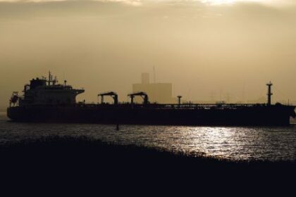 el-petroleo-brent-supero-los-us$-110-mientras-nuevos-ataques-en-ormuz-ponen-en-riesgo-el-transporte-maritimo