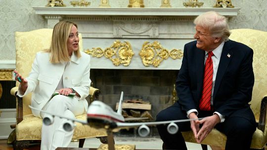 diplomacia-de-chequera:-trump-privatiza-la-politica-exterior-de-estados-unidos