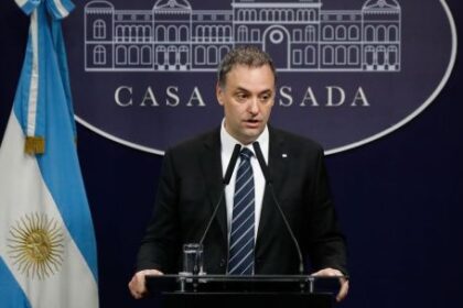 manuel-adorni:-“somos-el-gobierno-que-mas-impulso-la-libertad-de-prensa”