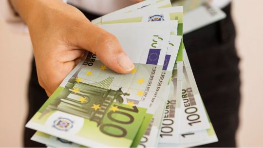 a-cuanto-cerro-el-euro-blue-hoy,-lunes-4-de-mayo