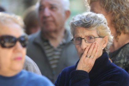squeezed-at-both-ends:-young-argentines-drop-out-of-work-as-retirees-go-back