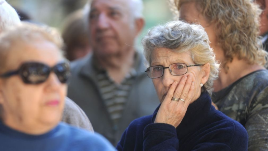 squeezed-at-both-ends:-young-argentines-drop-out-of-work-as-retirees-go-back