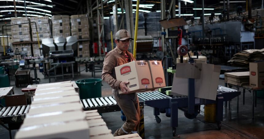 por-las-importaciones,-las-empresas-industriales-y-de-consumo-ganan-menos,-pero-subieron-los-margenes-de-las-energeticas