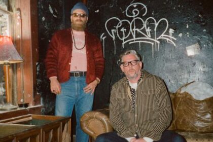 de-consagrados-y-emergentes:-the-black-keys-regresa-con-“peaches!”-y-cazzu-lanza-un-nuevo-single