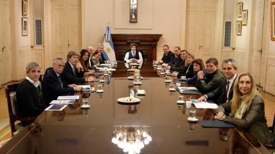 mientras-el-escandalo-adorni-no-afloja,-milei-llamo-a-una-nueva-reunion-de-gabinete