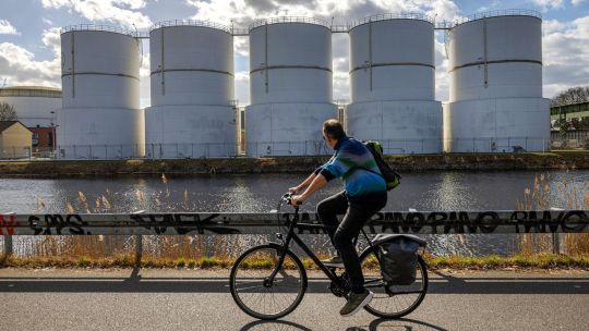 ormuz-vuelve-a-sacudir-al-mercado:-el-petroleo-toca-los-us$-114-y-caen-las-bolsas