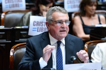 agustin-rossi-cuestiono-el-origen-de-los-dolares-que-uso-adorni-para-refaccionar-su-casa-de-indio-cua:-“no-salen-de-sus-ingresos-habituales,-vienen-de-otro-lado”
