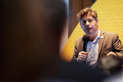 kicillof-en-territorio-hostil:-el-gobernador-k-desembarca-en-cordoba-sin-reunion-con-llaryora