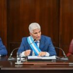 jaqueado-por-la-baja-en-la-coparticipacion,-un-gobernador-le-pidio-la-renuncia-a-todo-su-gabinete-y-evalua-recortar-el-30%-de-sus-funcionarios