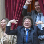 el-financial-times-advierte-por-la-caida-en-la-imagen-de-milei-tras-el-escandalo-de-adorni:-“el-alivio-argentino-se-transformo-en-frustracion”