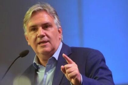 llaryora-analizo-la-crisis-provincial-y-aseguro:-“no-compartimos-el-espacio-kirchnerista”
