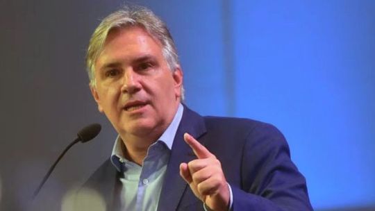 llaryora-analizo-la-crisis-provincial-y-aseguro:-“no-compartimos-el-espacio-kirchnerista”