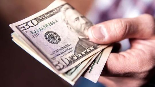 una-inflacion-en-dolares-monumental-frente-a-una-recesion-que-no-encuentra-su-piso