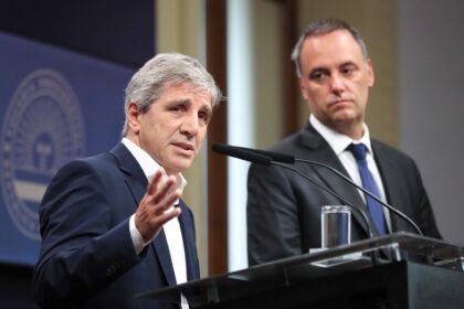 la-economia,-entre-la-ilusion-del-rebote-y-el-desencanto-a-caer-por-una-cascada
