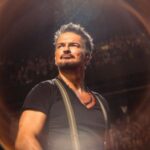 ricardo-arjona-convirtio-el-movistar-arena-en-un-relato-intimo:-clasicos,-nuevas-canciones-y-un-dueto-que-marco-la-noche