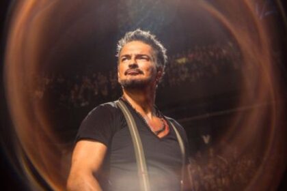 ricardo-arjona-convirtio-el-movistar-arena-en-un-relato-intimo:-clasicos,-nuevas-canciones-y-un-dueto-que-marco-la-noche