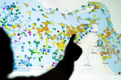 en-direct,-guerre-au-moyen-orient:-les-gardiens-de-la-revolution-promettent-une-riposte-ferme-aux-navires-tentant-de-franchir-le-detroit-d’ormuz-autrement-que-par-leur-trajet