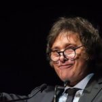 impulso-para-milei-mientras-fitch-eleva-la-calificacion-crediticia-de-argentina-a-‘b-‘