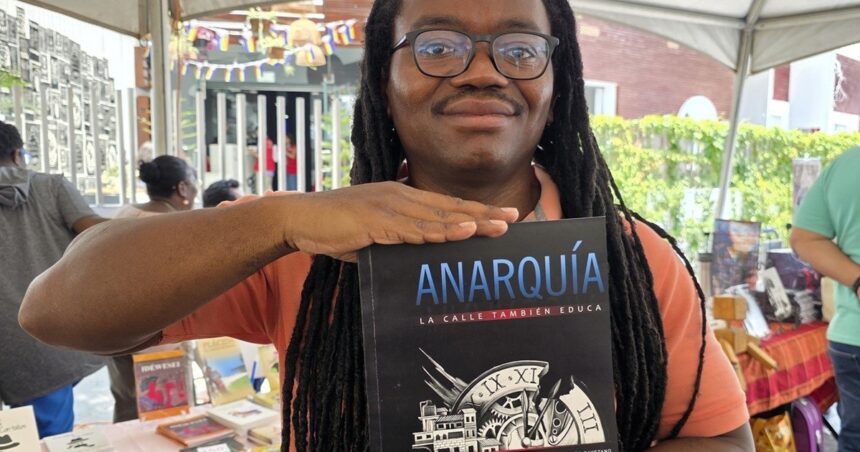 ‘anarquia.-la-calle-tambien-educa’:-tomas-cayetano-retrata-la-ley-de-la-calle-en-honduras