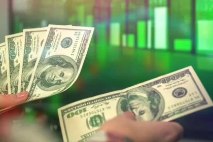 bonos-en-dolares-rebotan-con-fuerza-y-el-riesgo-pais-cae-5%-tras-recategorizacion-de-fitch-y-expectativas-de-acuerdo-entre-eeuu.-e-iran