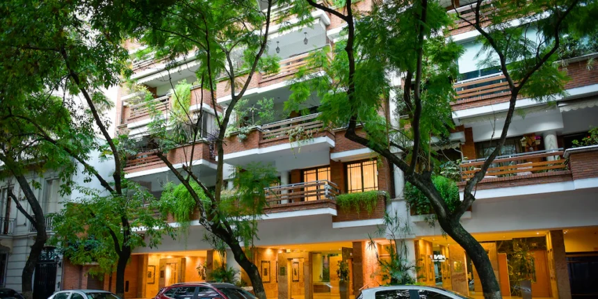 judiciales:-manuel-adorni-gasto-$14-millones-en-muebles-para-su-departamento-de-caballito
