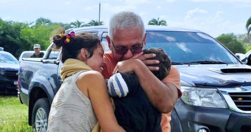 el-reencuentro-mas-esperado:-las-emotivas-imagenes-de-nahua-con-su-madre-y-abuelo-tras-el-operativo-de-busqueda-en-corrientes