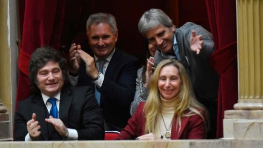 el-pararrayos-de-milei,-entre-la-paranoia-de-la-conspiracion-y-el-delito