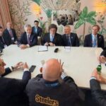 milei-se-reunio-con-empresarios-en-los-angeles,-pero-se-cancelo-su-encuentro-con-el-organizador-del-foro-global