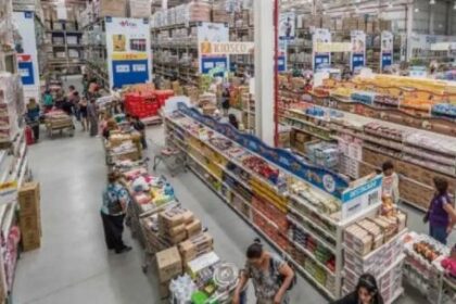 se-profundiza-la-perdida-del-poder-adquisitivo:-“el-credito-empezo-a-sustituir-el-ingreso-como-para-que-la-gente-pueda-consumir”