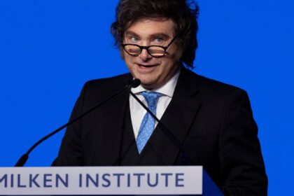 tras-la-critica-de-bullrich,-milei-dijo-que-adorni-adelantara-su-declaracion-jurada-y-descarto-que-vaya-a-renunciar:-“ni-en-pedo-se-va”
