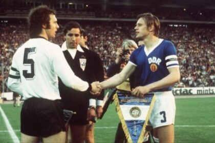 el-duelo-del-muro:-la-unica-vez-que-las-dos-alemanias-se-enfrentaron-en-un-mundial-de-futbol
