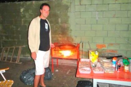 “mas-pobre-que-el-vocabulario-de-karina-milei”:-las-burlas-a-adorni-por-sus-fotos-antes-de-ser-funcionario