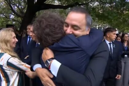 javier-milei-y-sus-medidas,-en-vivo:-tras-su-viaje-a-los-angeles,-el-presidente-llega-hoy-al-pais-para-seguir-su-defensa-de-adorni-en-medio-del-escandalo-por-los-viajes-y-propiedades