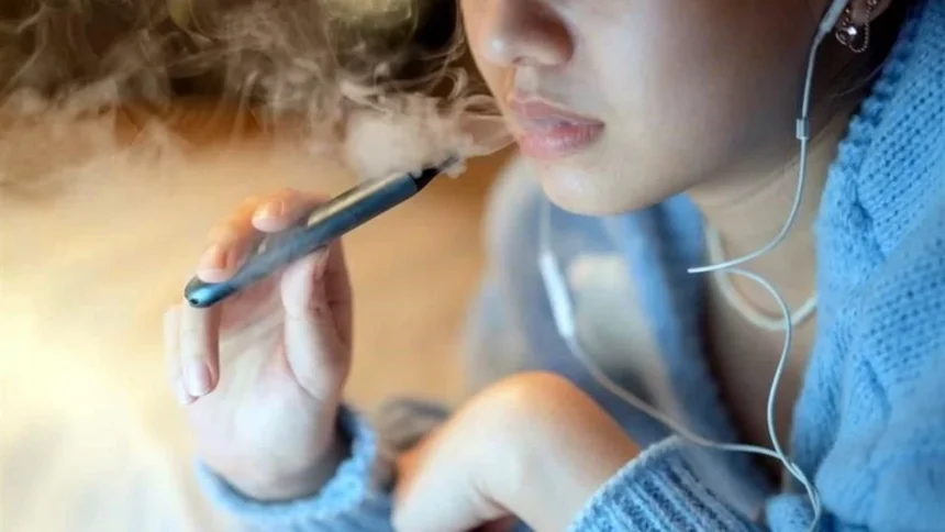 el-peligro-de-los-vapers-habilitados:-por-que-los-cardiologos-advierten-que-danan-el-corazon-tanto-como-el-cigarrillo
