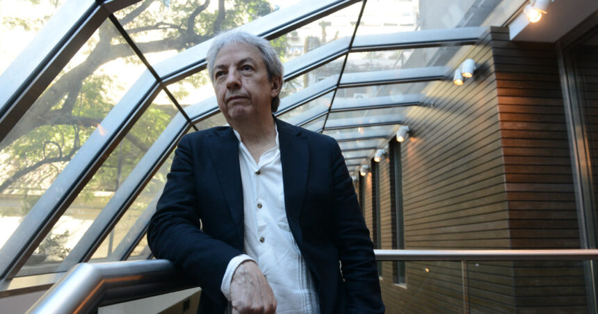 david-toscana:-“los-clasicos-nos-cuentan-siempre-el-presente”