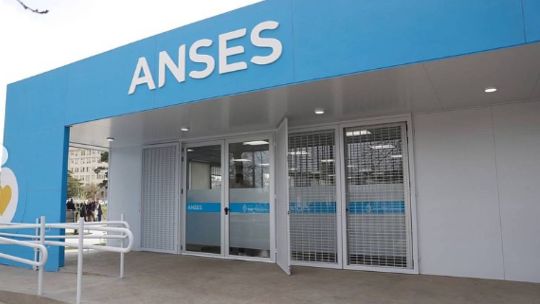 calendario-de-pagos-anses-de-mayo:-cuando-cobran-los-dni-terminados-en-6-y-7