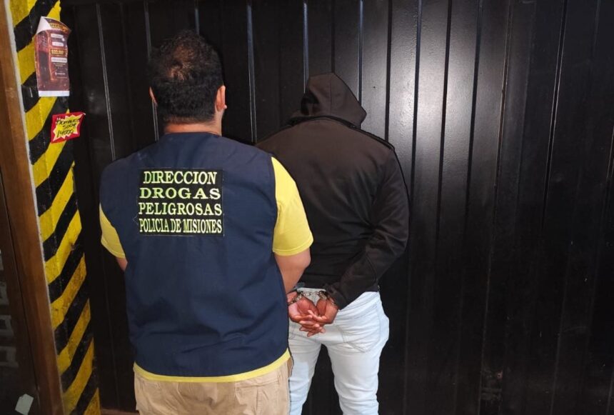 marcaron-billetes-de-una-“coima”-y-los-hallaron-en-poder-de-un-policia-de-la-brigada-en-posadas:-pedian-dinero-para-“hacer-zafar”-a-un-comerciante-de-una-causa