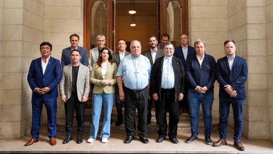 la-iglesia-encendio-una-senal-de-alarma-junto-a-intendentes-peronistas-por-el-avance-de-la-crisis-social