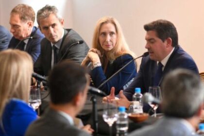 el-gobierno-lanzo-la-mesa-federal-minera-junto-a-gobernadores-y-empresarios