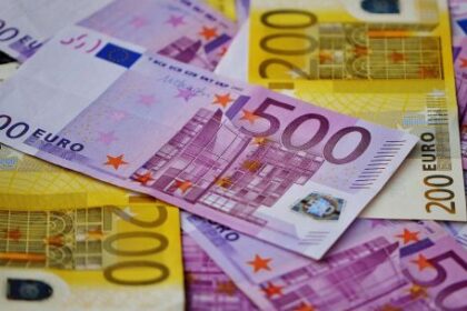 cotizacion-del-euro-y-euro-blue-hoy,-viernes-8-de-mayo