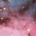el-hubble-descubrio-un-potente-chorro-de-energia-en-la-nebulosa-trifida