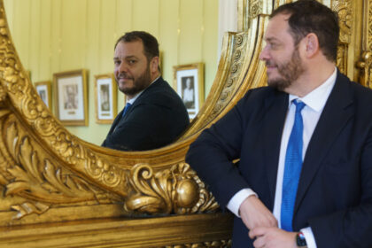 reidel:-el-fisico-que-desarmo-el-cepo-con-macri,-aspiraba-al-nobel-con-milei-y-se-fue-del-gobierno-entre-polemicas